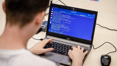 Private Credit Defaults Would Hit 13% in UBS Worst Case for AI